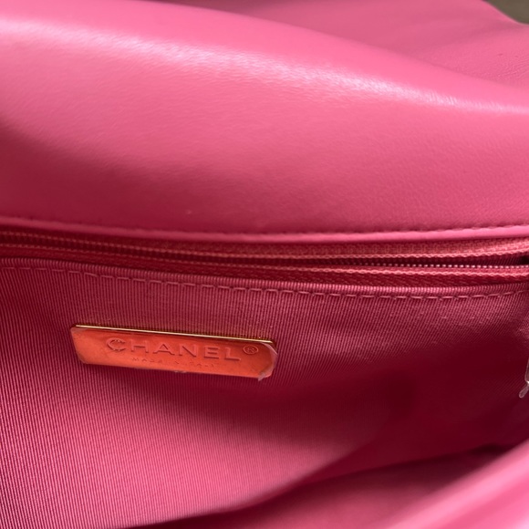 ***SOLD***Chanel 19 bag - Picture 7 of 15